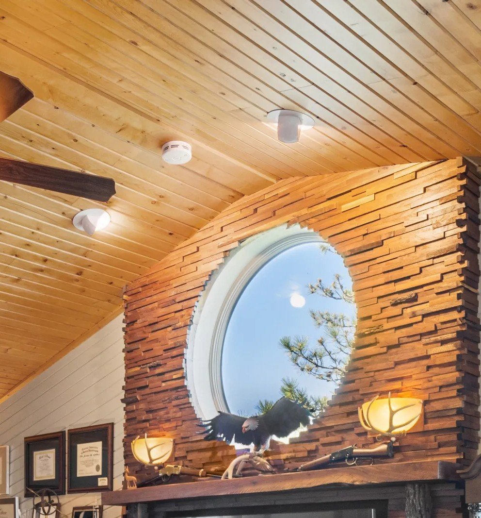 Custom feature wall, Panora IA